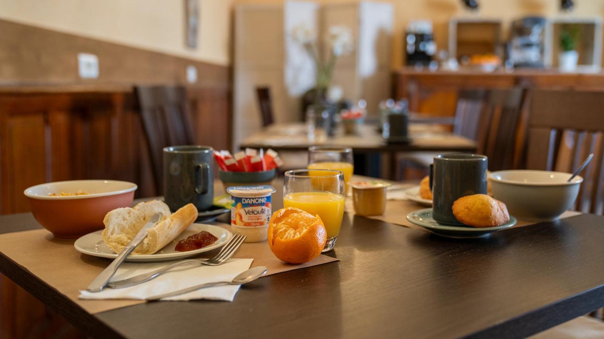 Le Relais Du Canalou Digoin Esterno foto