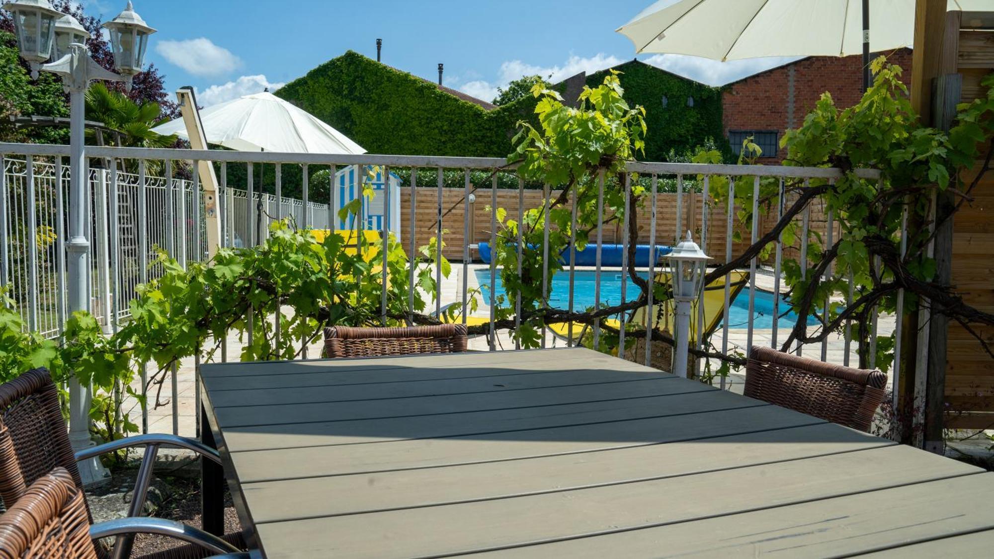Le Relais Du Canalou Digoin Esterno foto